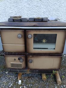 Stanley range stove solid fuel.