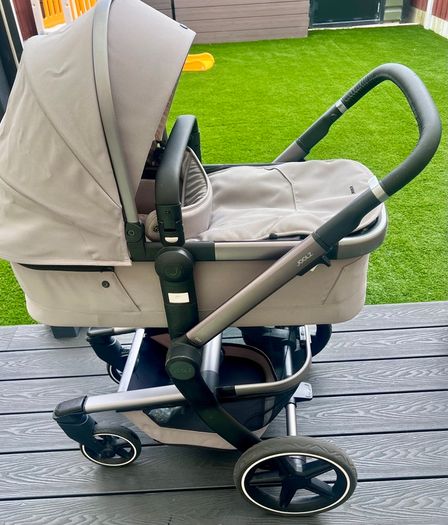 Joolz Day+ Pram / Pushchair with Carrycot & Seat Unit with 10-Year Transferable Warranty