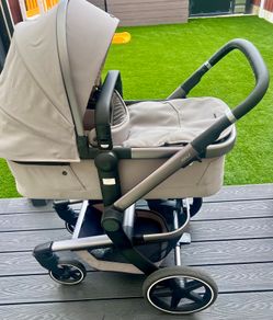 Joolz Day+ Pram / Pushchair with Carrycot & Seat Unit with 10-Year Transferable Warranty