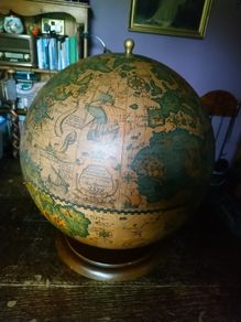 Vintage drinks globe