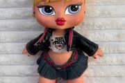 Bratz Big Babyz Rock Angelz Chloe Fashion Doll approx. 12" MGA Used Please see photos