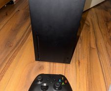 Xbox series X 1 TB with disc drive and controller