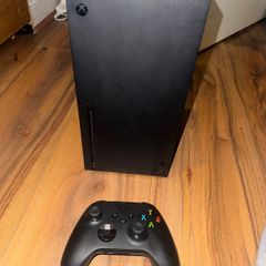 Xbox series X 1 TB with disc drive and controller