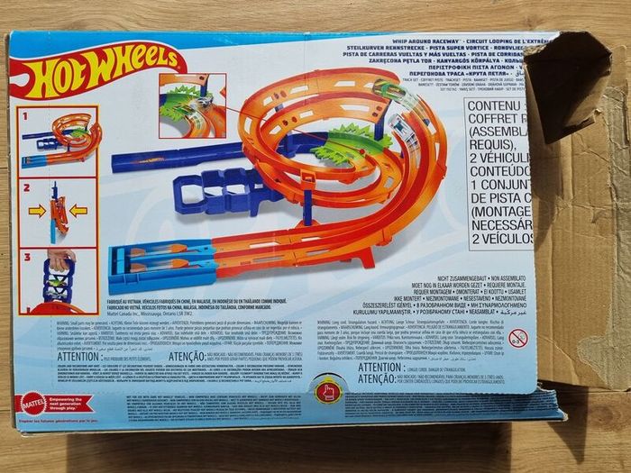 Hot Wheels Circuit Looping Whip Around Raceway Track 2 Diecast Cars