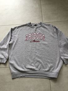 Men's grey Sweatshirt. Size Large