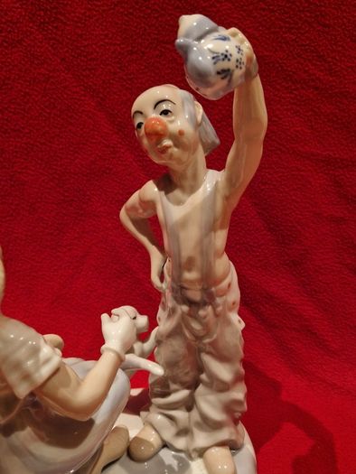Large Lladro Type Figurine