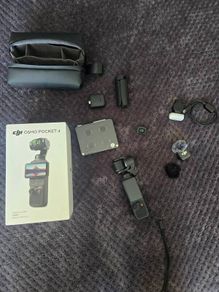 DJI Osmo Pocket 4 Creator Combo