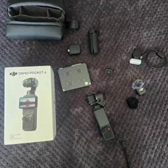 DJI Osmo Pocket 4 Creator Combo