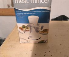 Meat mincer