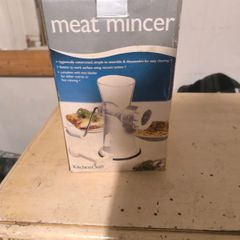 Meat mincer