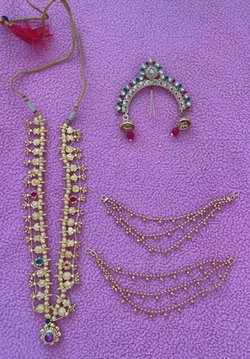 Stunning Traditional Indian Gold-Tone Jewelry Set (3-Piece) New without tags