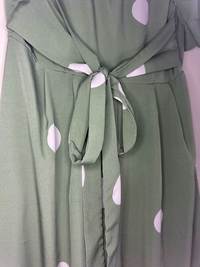 green dress