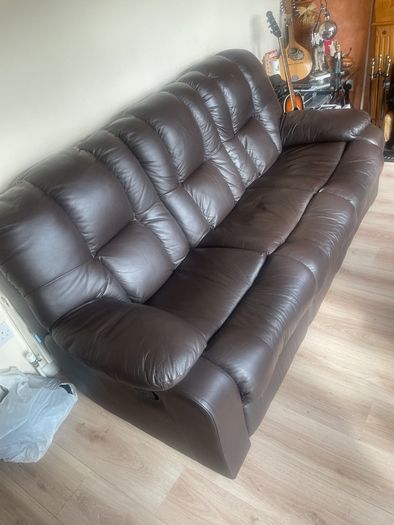 Reclining sofa and 2 armchairs