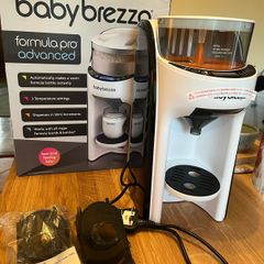 Baby Brezza Formula Pro Advanced - Black & White plus two additional funnels
