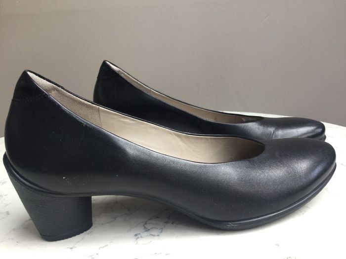 Ecco Black Court Shoes Size 41