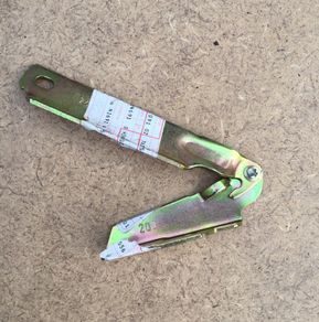 RH Bonnet Hinge (Fiat Uno)