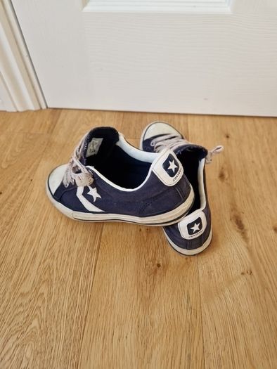 CONVERSE trainers size 2uk
