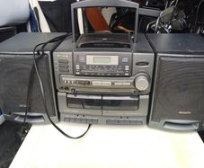 Aiwa cd radio and cassette player