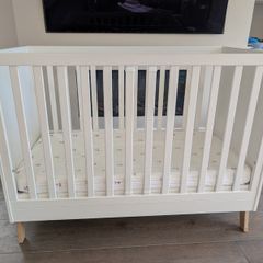 Elegant Baby cot