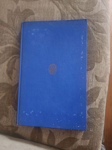 Problems Of Acting And Play Production. By Edwin C. White.  Forward By Flora  Robson. 1955. Hardback In Good Condition.  See Photos For Same.
