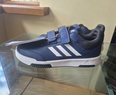 BNWT Adidas Velcro Runners Size 4.5