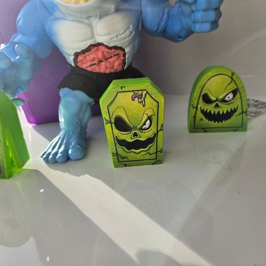 Zuru Smashers Mega Horror House Blood Shark interactive figure with coffin weapon and mini monsters