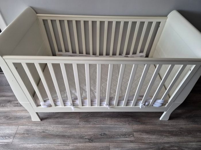 Cot Bed, changing unit and bed rail