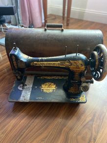 antique Singer Sewing machines (2)