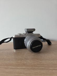 Olympus PEN E-PL7 plus 2 lenses