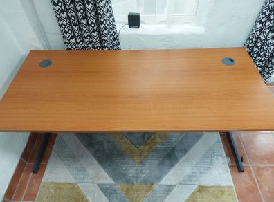 Office desk and chair