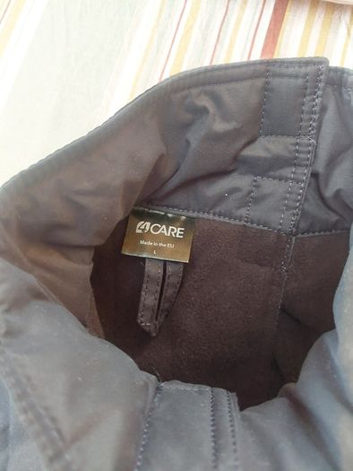 Jacket for wheelchair user