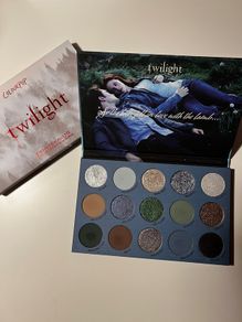 Colourpop Twilight eyeshadow palette