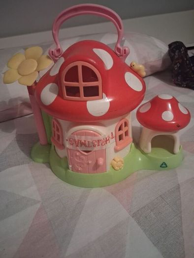 toy mushroom house