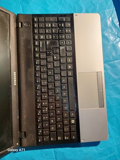 Samsung Notebook Model NP300E5A, Intel Core i5-2430M CPU, 2.4GHz, 4 GB Ram, 600GB HDD, Windows 10, Microsoft Edge, Chrome and VLC