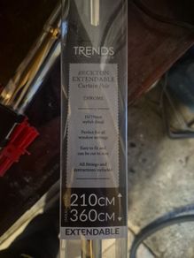 Extendable curtain pole