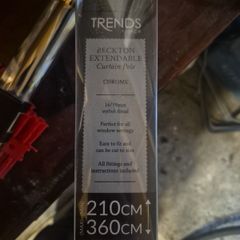 Extendable curtain pole