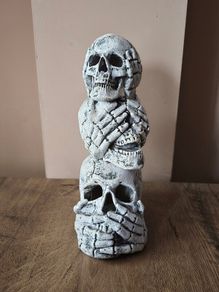 Halloween stack of skulls (LED)