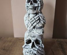 Halloween stack of skulls (LED)