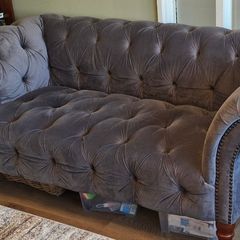 2.5 Seater Chesterfield Couch/Sofa