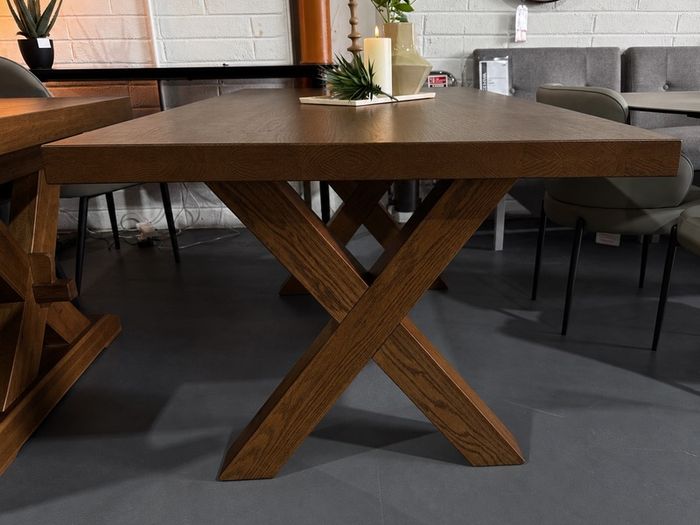 Chestnut Oak Dining Table, Like New