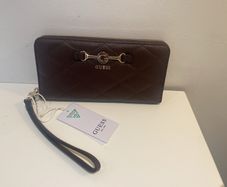 New GUESS Large Zipped Wristlet Purse/Wallet