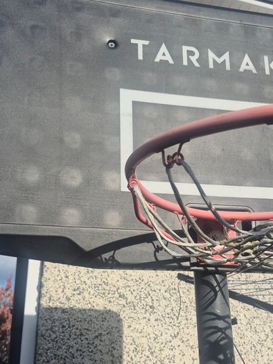 Tarmak Decathlon basketball stand