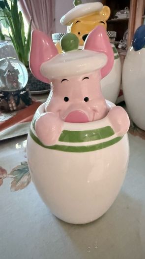 DISNEY Storage or Cookie Jars Winnie the Pooh