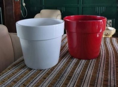 New A pair of 2 heavy Terracotta paint glazed plant pots