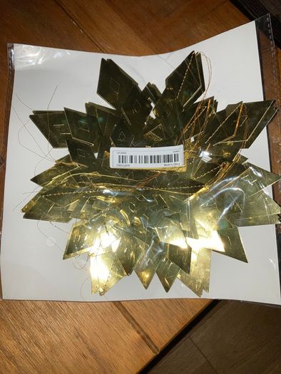 6pcs Gold Festive Hanging Snowflake Decorations - Perfect for Christmas, Birthdays, and Any Celebration