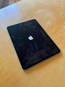 iPad Air 4th Gen 64gb Sky blue