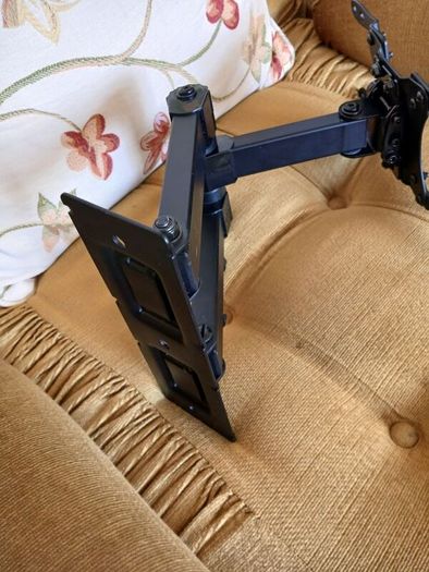 New tv wall mount with screws.
