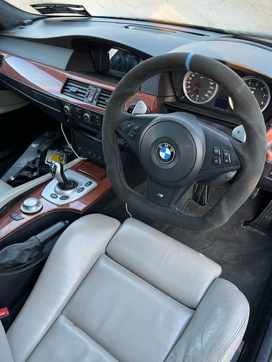Breaking bmw m5 e60 5 series 2006 v10 5.0 s85b50