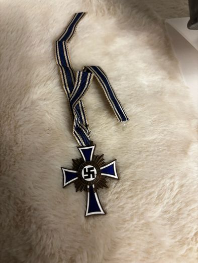 German WW2 Mothers Cross + Gas Mask