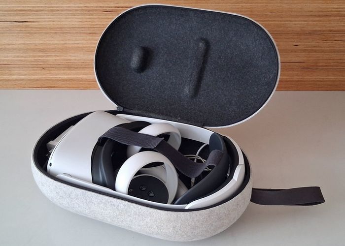 Meta Quest 2 VR Headset 128GB + Elite Strap + Carry Case